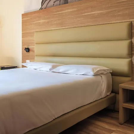 מלון Janus פבריאנו